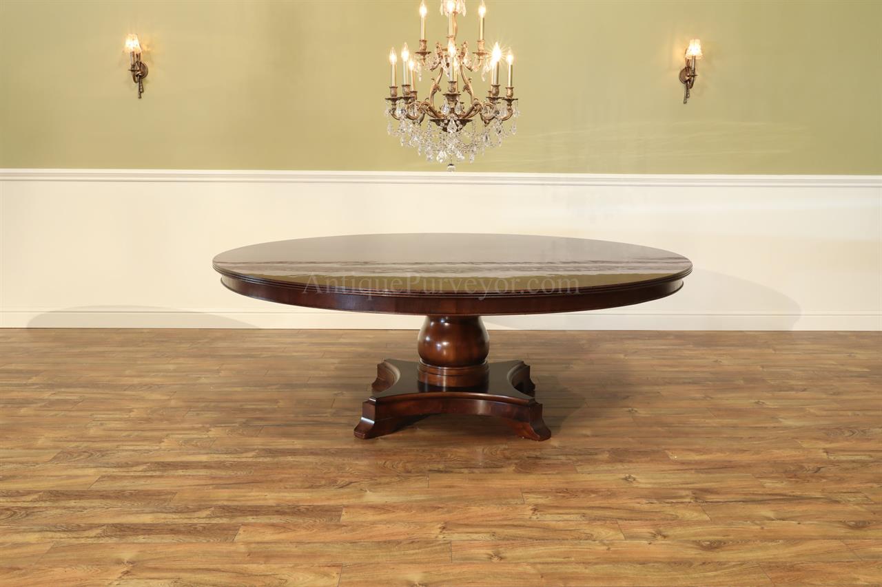 84 round mahogany pedestal table seats 10 people