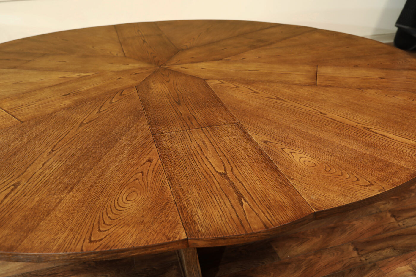 Medium Casual Jupe Table with Traditional Golden Oak Finish - Image 7