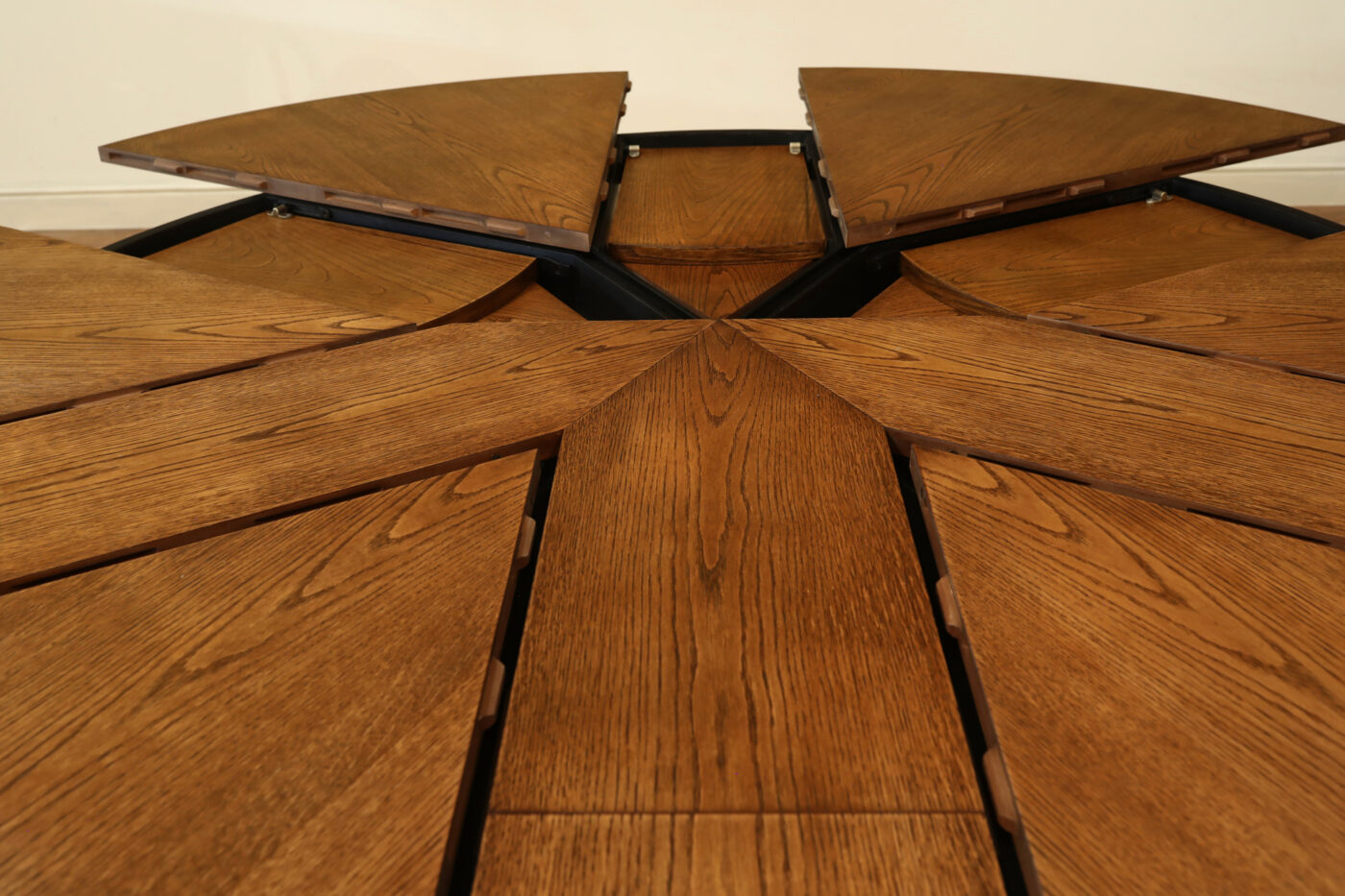Medium Casual Jupe Table with Traditional Golden Oak Finish - Image 5
