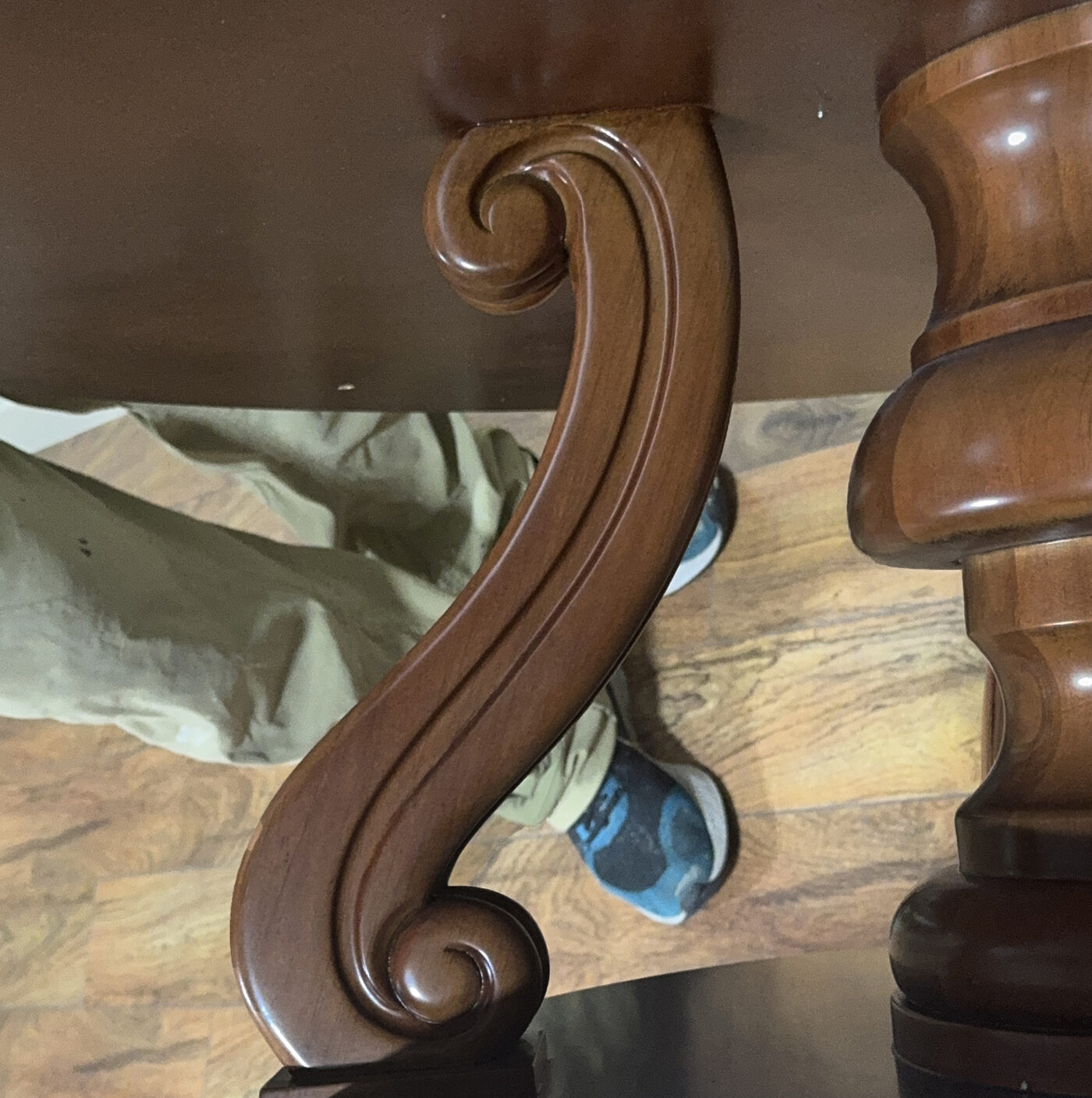 90" Round Mahogany Dining Table for Seating 10-12 People BROWN finish - Image 18
