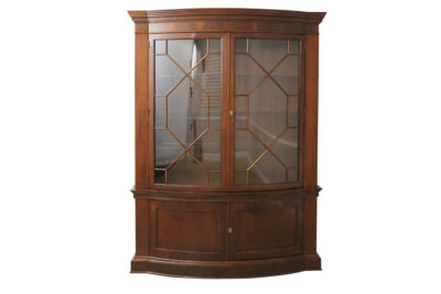 Immaculate Vintage American Made Mahogany Bow Front China Cabinet